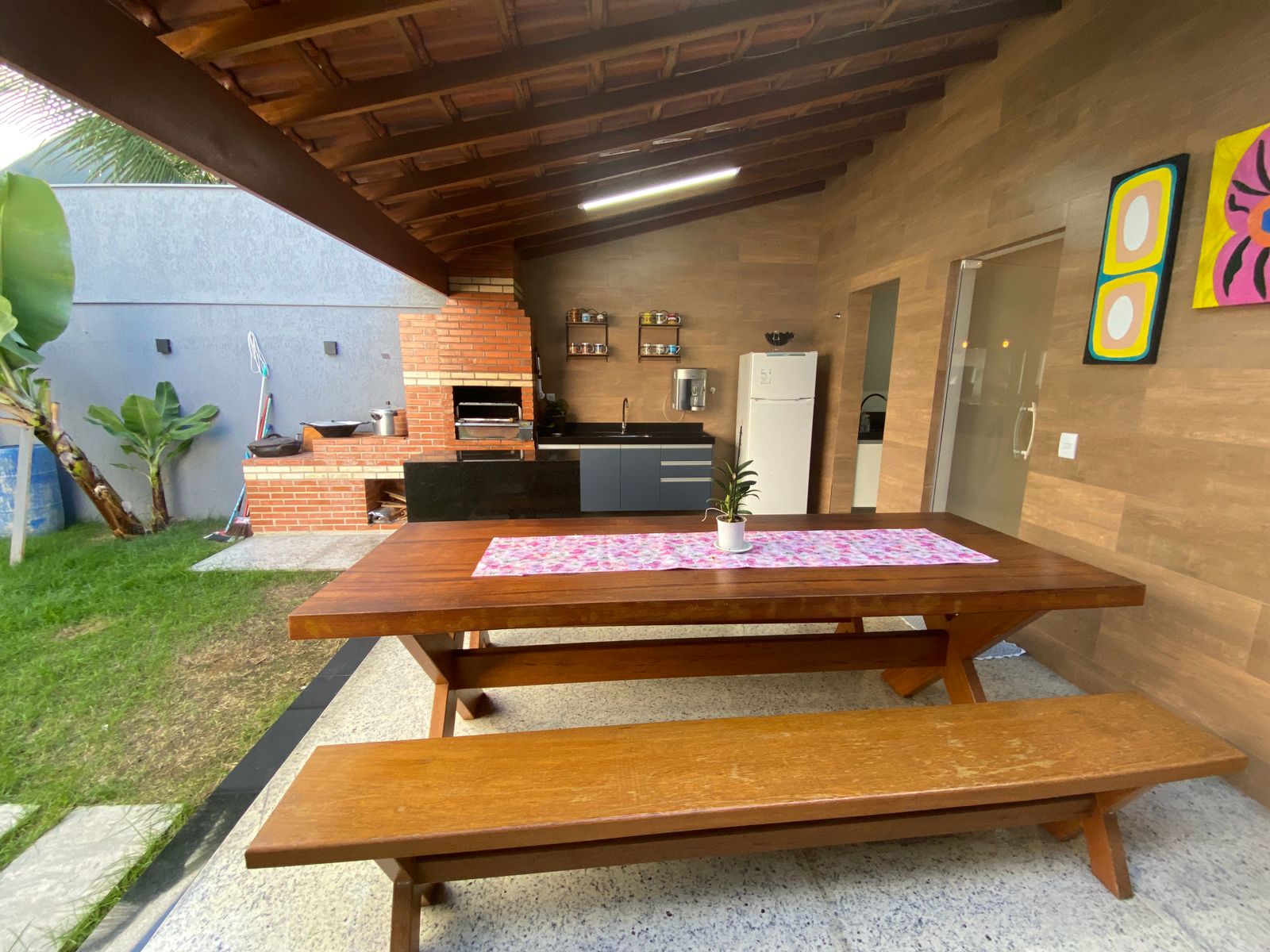 13 LINDA CASA DUPLEX com excelente acabamento, com ótima localização em Morada de Laranjeiras!