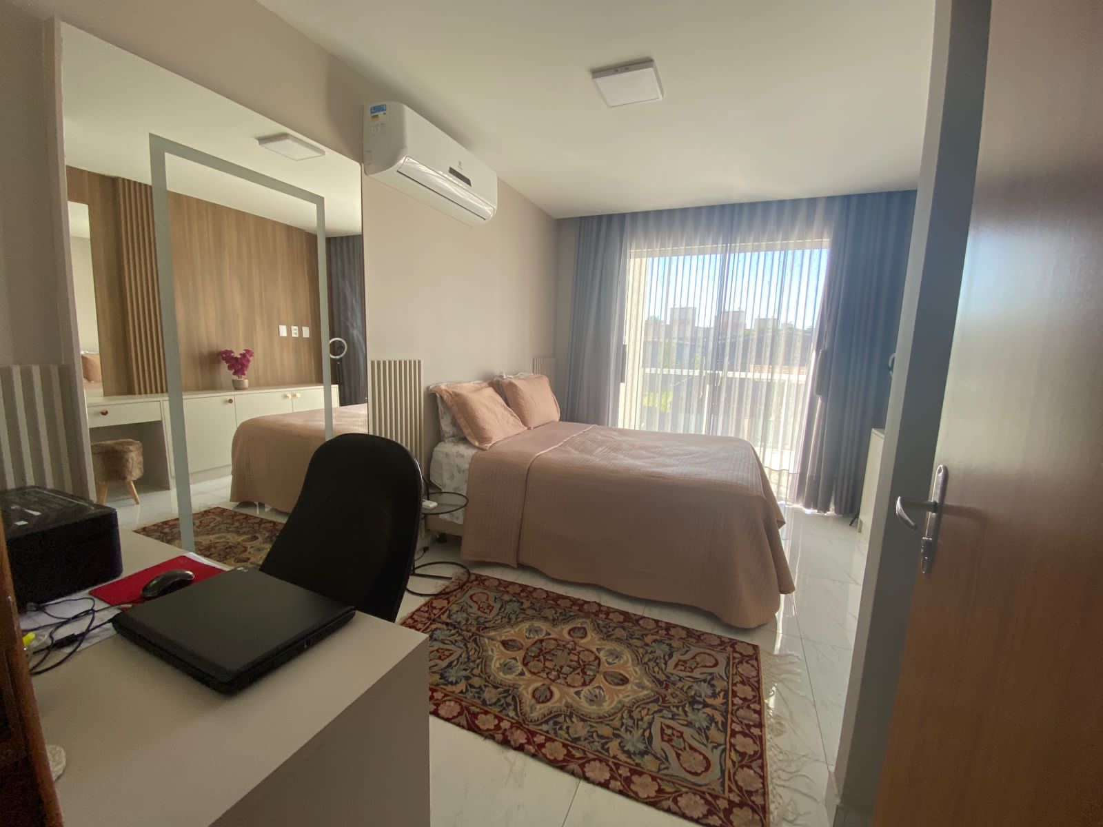 17 LINDA CASA DUPLEX com excelente acabamento, com ótima localização em Morada de Laranjeiras!