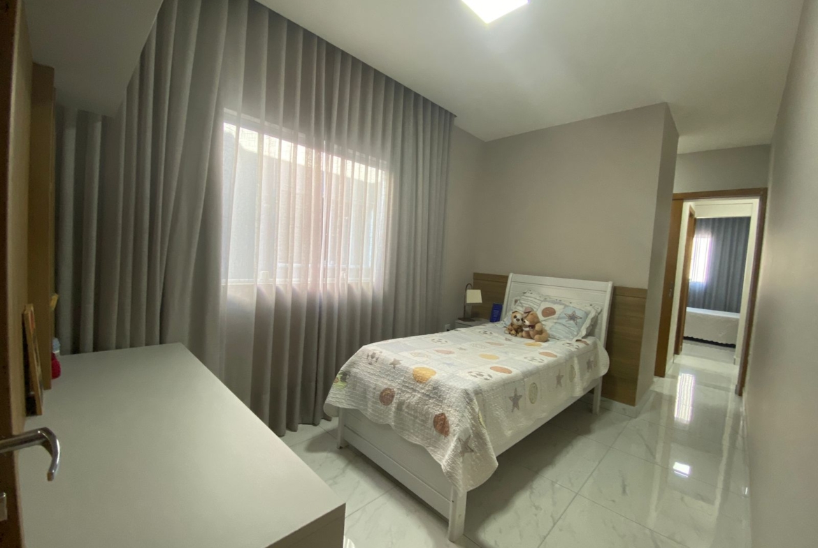 LINDA CASA DUPLEX com excelente acabamento, com ótima localização em Morada de Laranjeiras!