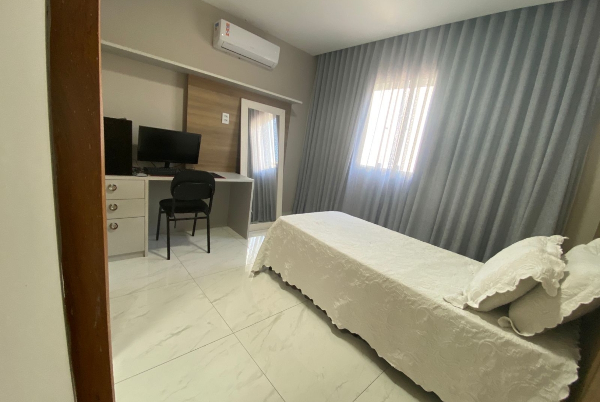 LINDA CASA DUPLEX com excelente acabamento, com ótima localização em Morada de Laranjeiras!