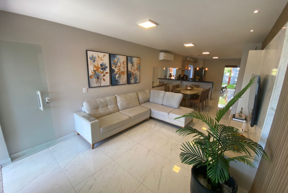 LINDA CASA DUPLEX com excelente acabamento, com ótima localização em Morada de Laranjeiras!